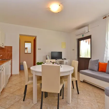בית נופש House Marica 1887