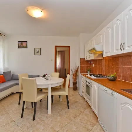 בית נופש House Marica 1887